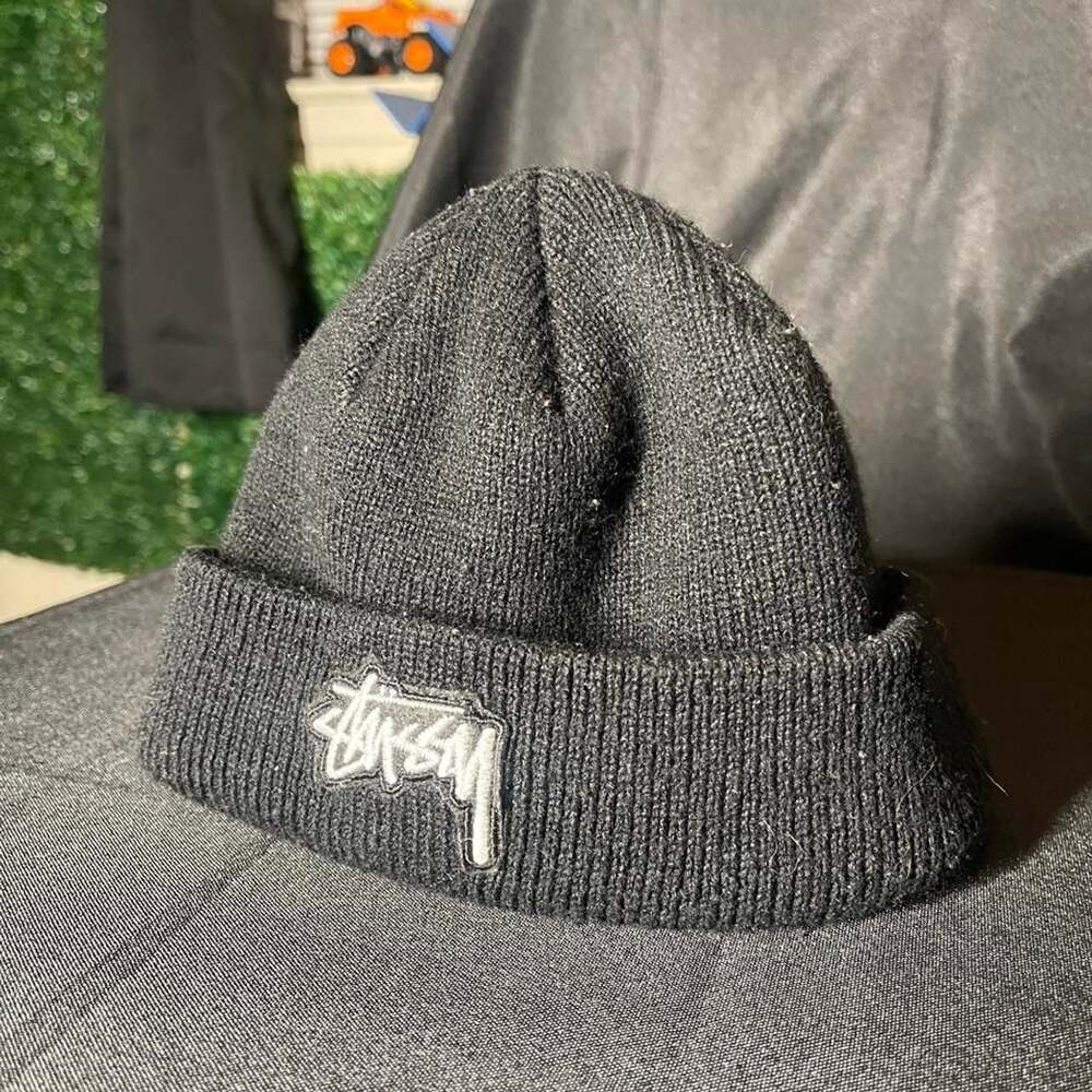 Stussy Black Script Embroidered Beanie